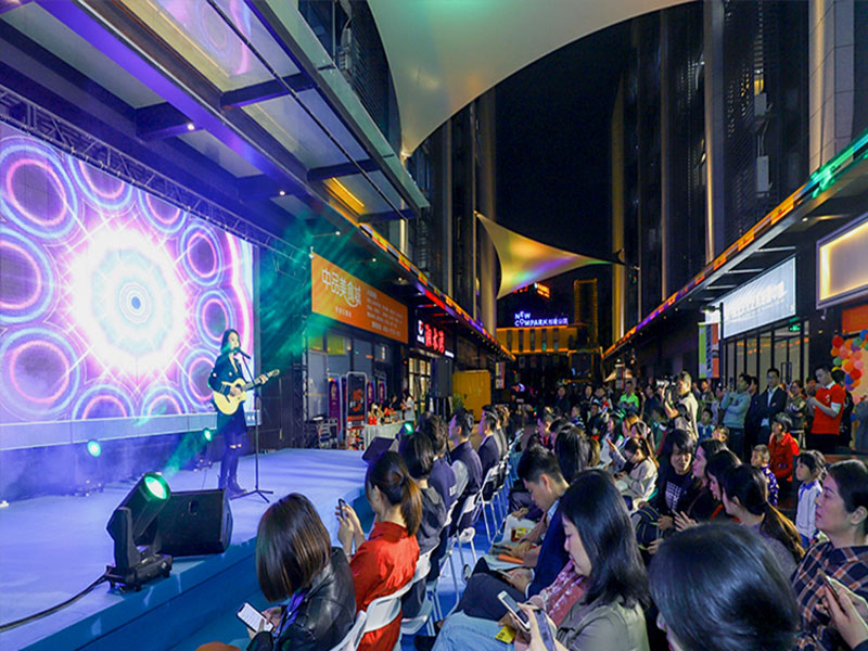 北京写字楼市场继续承压，写字楼租金连续第七季度环比下降。